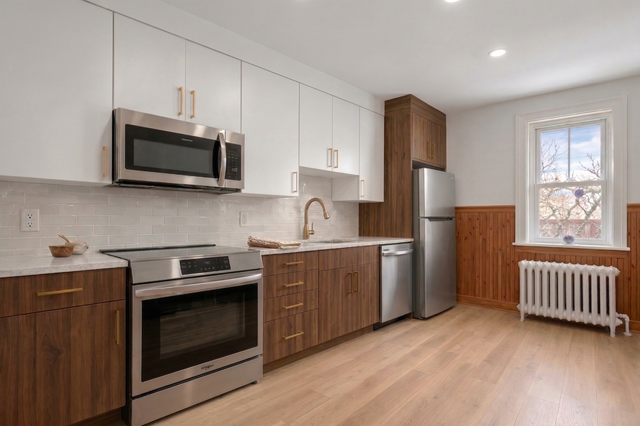 3 Bedroom Apartment - Downtown Charlottetown in Long Term Rentals in Charlottetown - Image 4