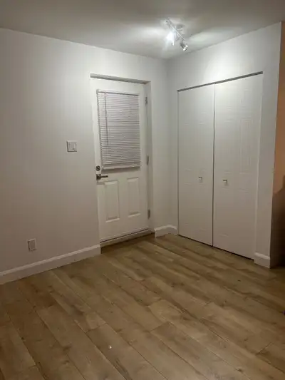 Arrondissement de jonquière Grand 4-1/2 style condo fraîchement rénové et peinturé au goût du jour S...