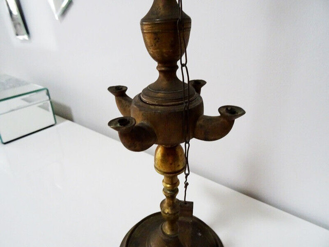 antique WHALE OIL LAMP middle east 4 wick / arm WITH CUTTER in Arts & Collectibles in Hamilton - Image 2