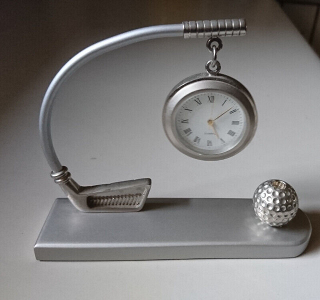Vintage Rare Key Man Engravables Pewter Desk Clock dans Art et objets de collection  à Région d’Oshawa/Durham