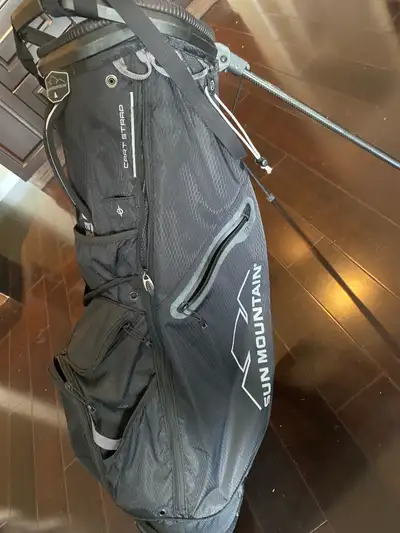  Sunmountain golf bag close to brand new used for a month, View more