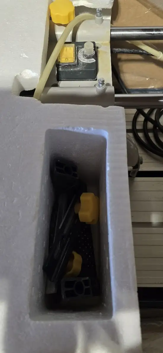 Mastercraft 7" diamond blade wet tile saw in Power Tools in Oshawa / Durham Region - Image 8