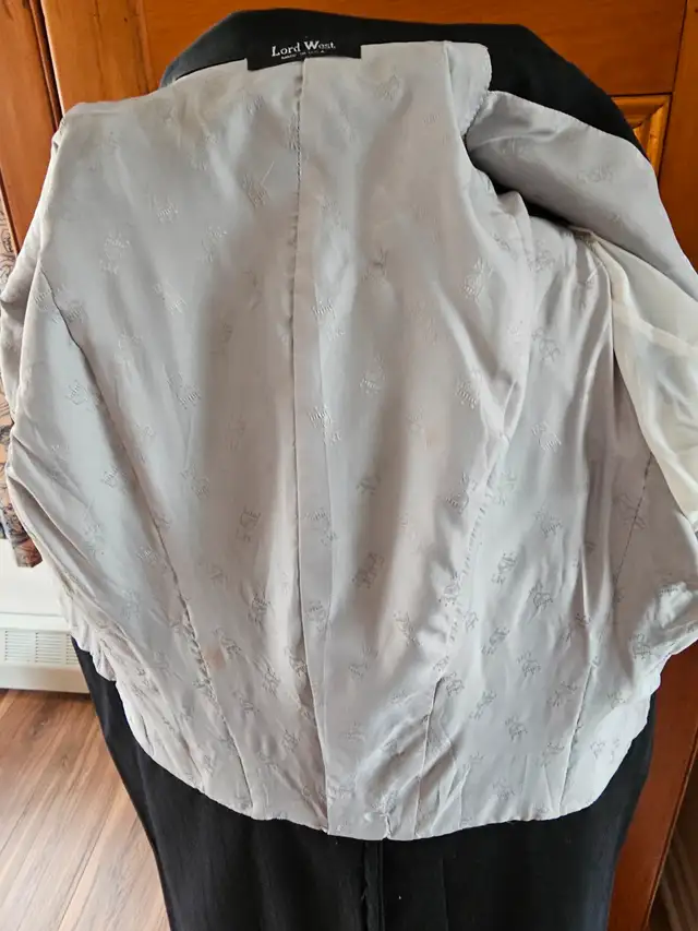 Vintage men's tail coat in Arts & Collectibles in City of Halifax - Image 11