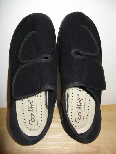 CHAUSSURES, PANTOUFLES AJUSTABLES PODOWELL (MODÈLE ATHOS) HOMME, View more