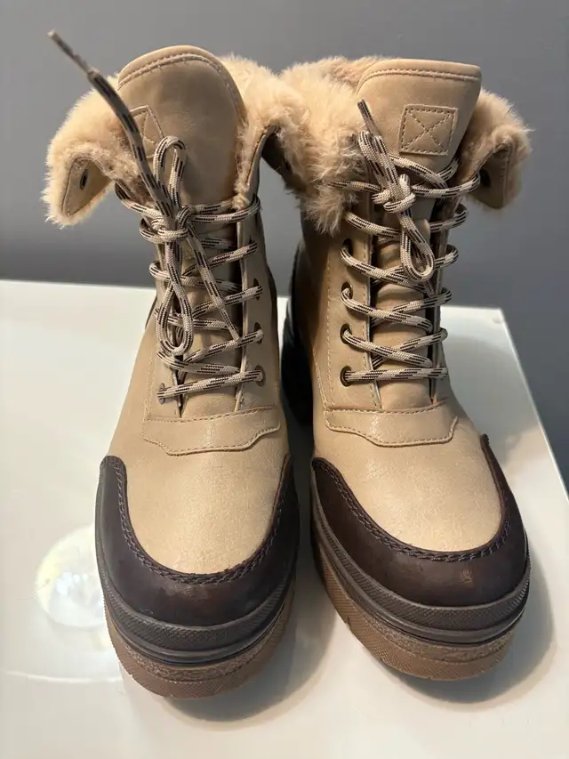 Aldo Winter Boots in Women's - Shoes in Edmonton - Image 2