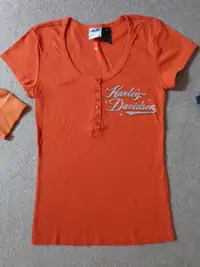 New (never worn) Harley Davidson ribbed tee, made in USA sz med.