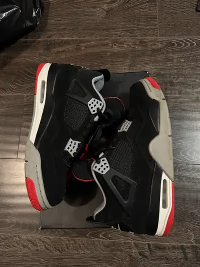 2019 Jordan 4 breds size 9, View more