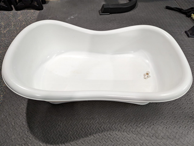Baby Bath Tub with Insert and step stool in Bathing & Changing in Oshawa / Durham Region - Image 4