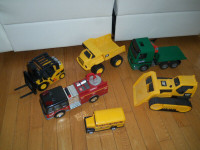 Lot de jouets camions pompier
