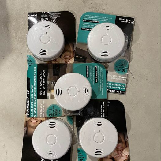 Smoke and Carbon Monoxide Alarm, 10-Year Battery Operated Talkin in Other in Kitchener / Waterloo