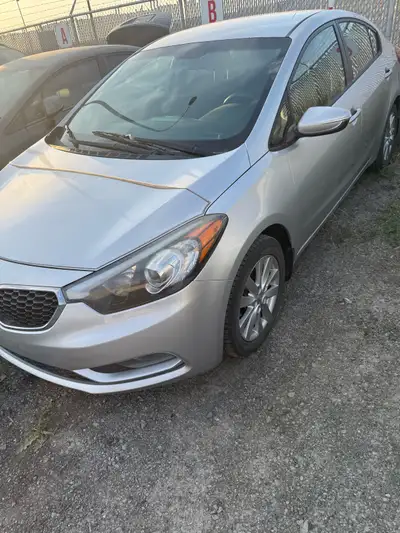 Selling a 2014 Kia Forte sedan in a clean silver/grey colour. Overall the car is in clean condition...