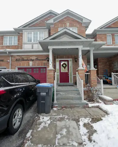 Sandalwood and Torbram. Close to stores, bus-stop and schools and sport center. Separate laundry.