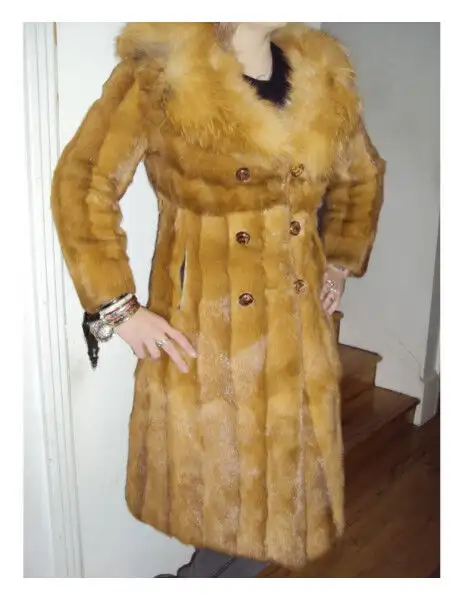 Manteau de vison in Women's - Tops & Outerwear in City of Montréal - Image 2