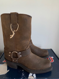 New size 8.5 Durango leather harness boots