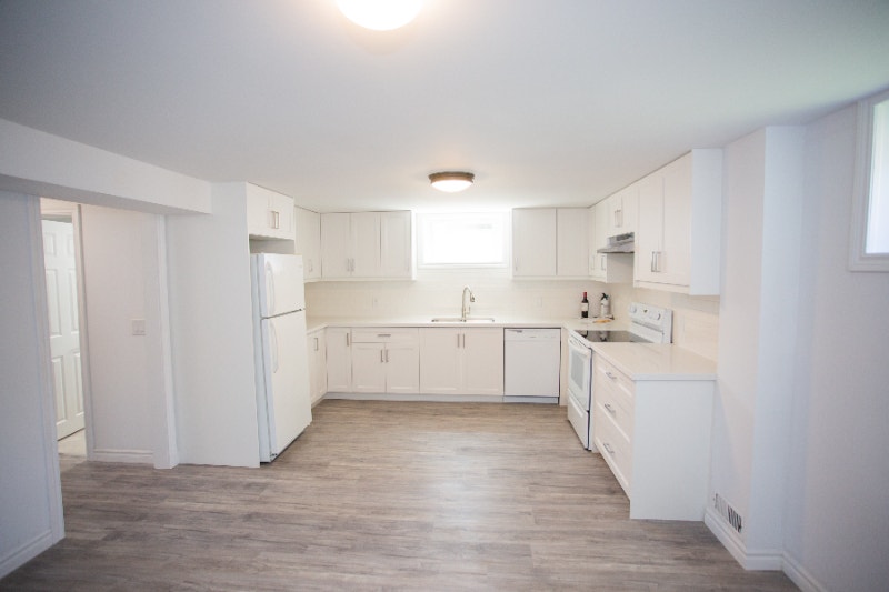 Newly Renovated 2Bd + Dn Lower Unit in LEGAL Duplex, 2 parking Long