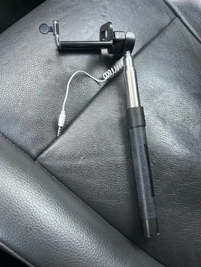 HUB Group Selfie Stick, View more