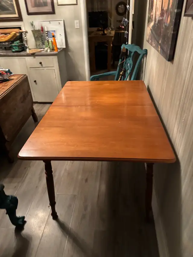 dining room table 571057931195535364