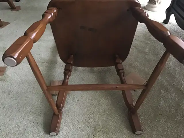 KNECHTEL MAPLE TABLE AND CHAIRS. 74563234702608899124