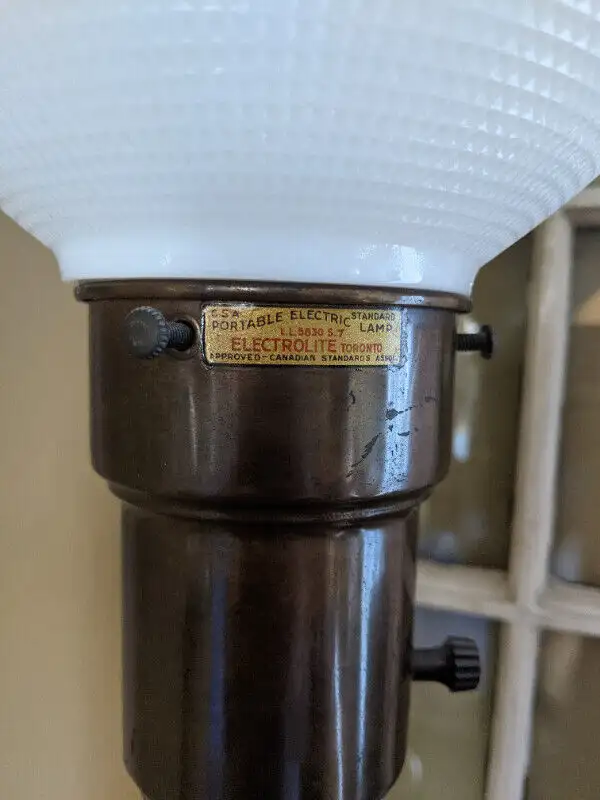 Lampe Torchère Antique Brass Torchiere Floor Lamp in Indoor Lighting & Fans in Laval / North Shore - Image 4