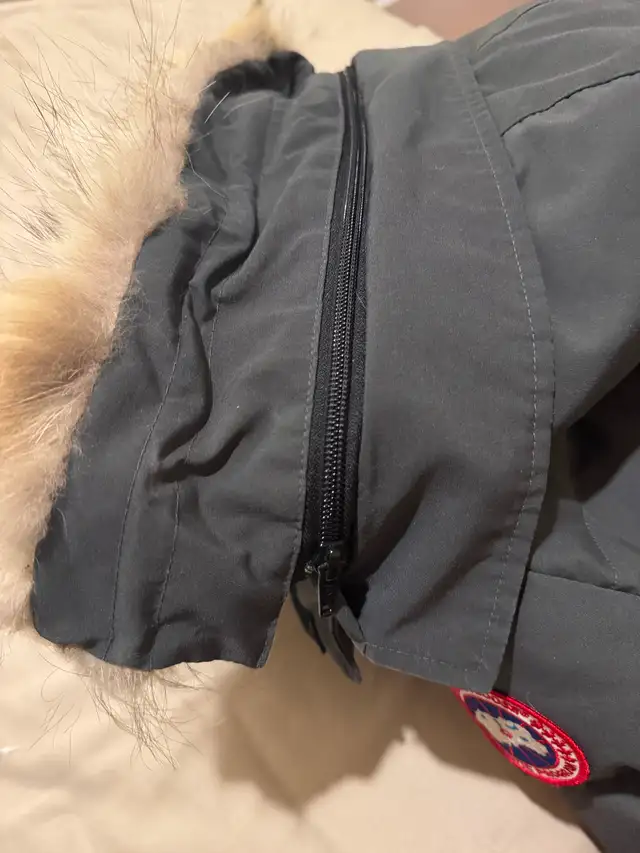 Canada goose in Women's - Tops & Outerwear in City of Toronto - Image 11