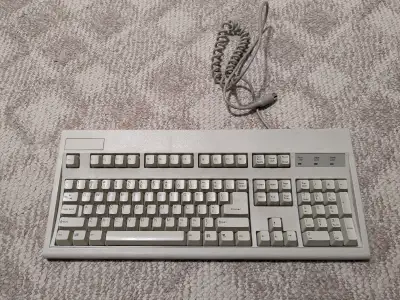 Keyboard DIN White - Works Great, View more