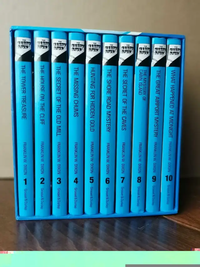 Hardy Boys Hardcover Box Set 1-10 in Fiction in Markham / York Region - Image 6