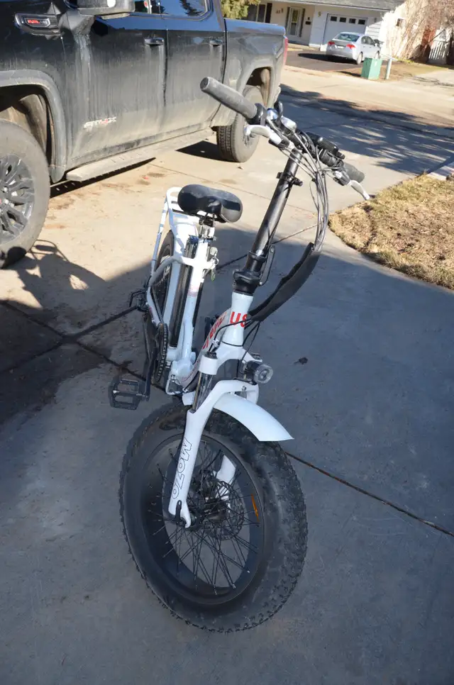 Electric Bicycle: DJ folding step thru, 500 Watt, like new in eBike in Strathcona County - Image 4