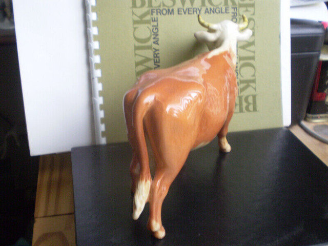 Beswick Farm Animal Figurine - " Hereford Cow " - #948 - in Arts & Collectibles in Kitchener / Waterloo - Image 4