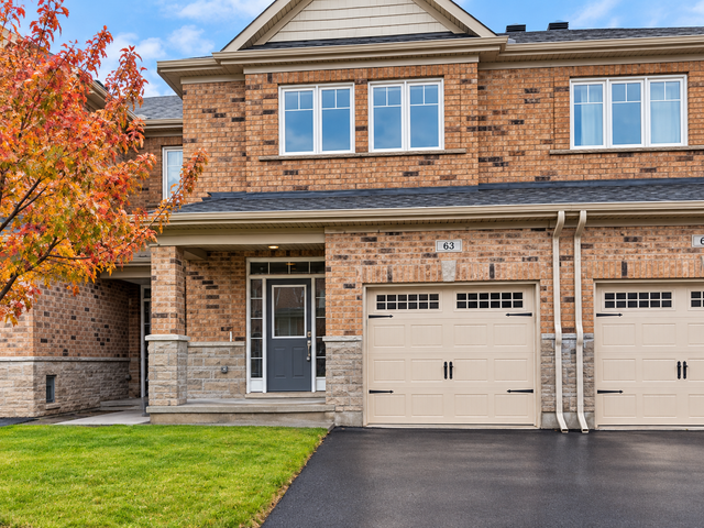 Available Oct 15 !  3 Bed,  2.5 Bath,  Basement in South Kanata