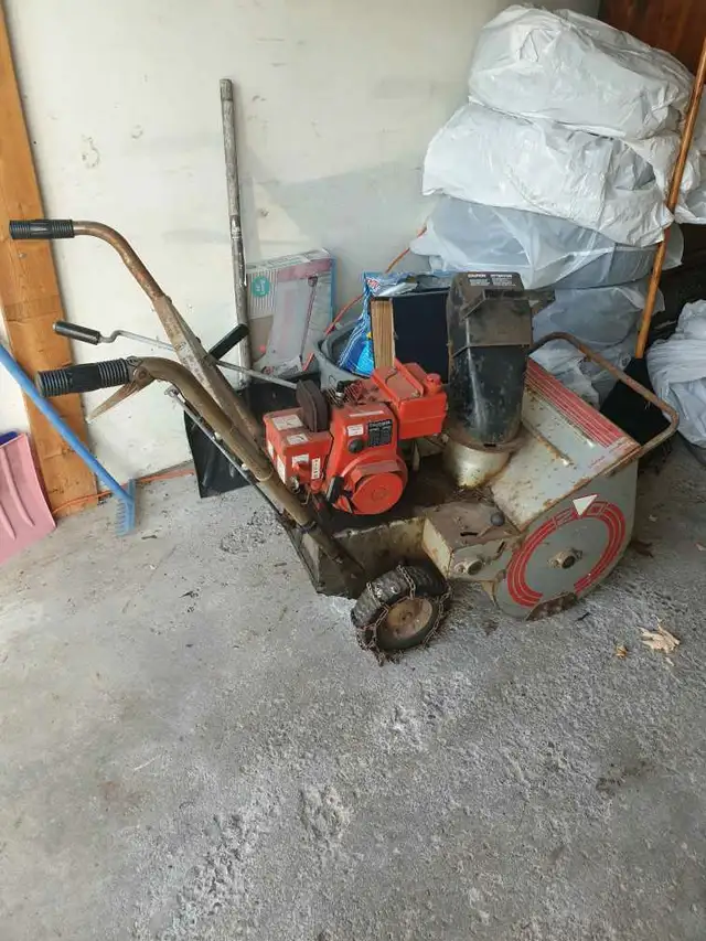 FULLY WORKING 1979 Sears craftsman snowblower 5hp - reduced $ in Snowblowers in Belleville - Image 3