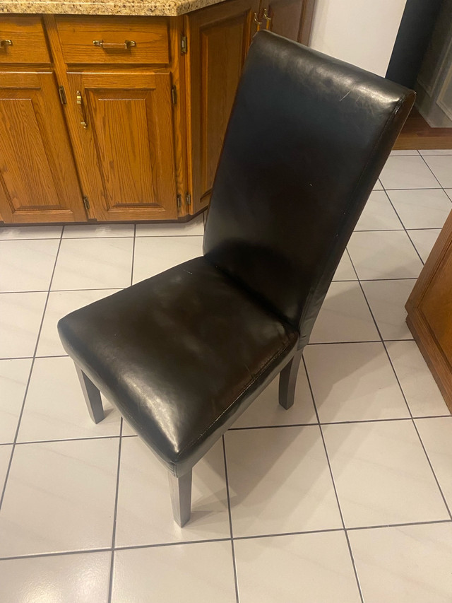 4 dining chairs  in Chairs & Recliners in St. Catharines