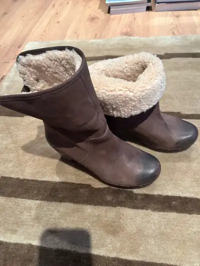 UGG shearling lined clog boots Size 9 US, View more
