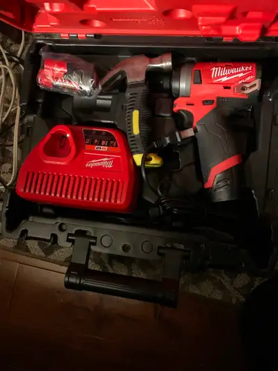 Milwaukee m12 2553 22, View more