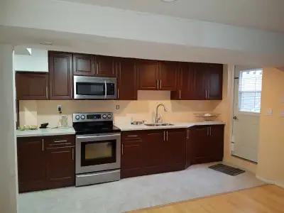 Basement Bachelor suite separate entrance