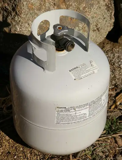 Full propane tank for sale need the money message on here for quick replys