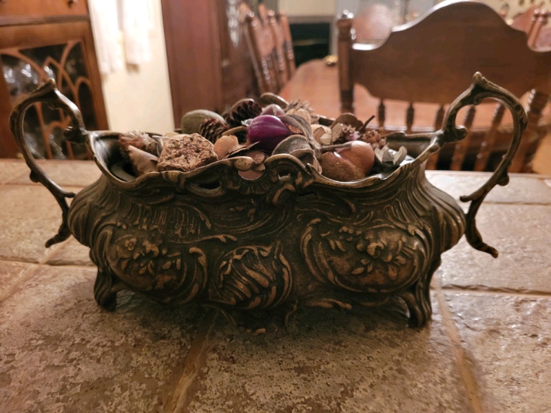 Vase pot Harrogate antique ancien Italie laiton brass bronze Art et