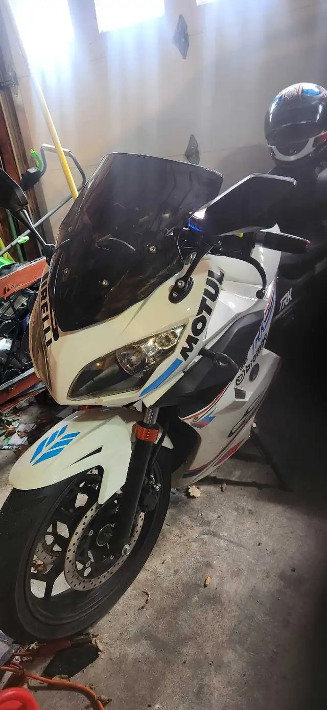 96v Electric motorcycle paid 5500/ was 3000 in Scooters & Pocket Bikes in Mississauga / Peel Region - Image 2