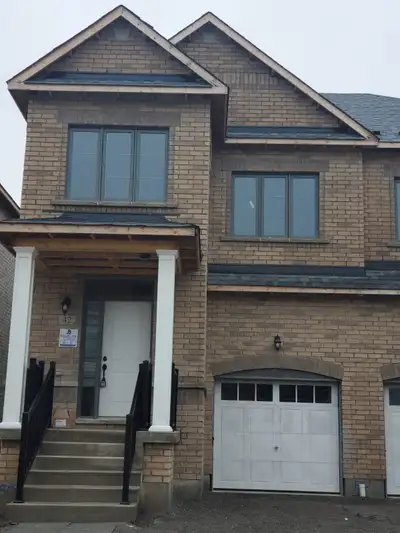 4 bedrooms house for rent/lease in Whitby