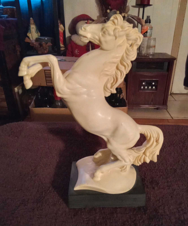 Classic A.Santini  1960's rearing horse statue marble base 12" in Arts & Collectibles in Napanee - Image 2