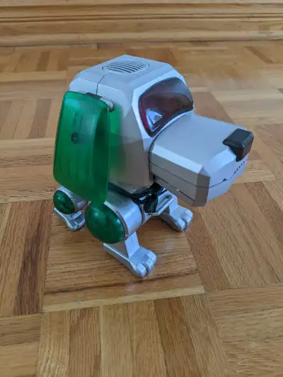 Poo-Chi Interactive toy robot dog / robot chien électronique interactive
