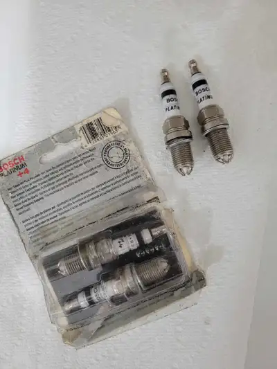 BOSCH Platinum Plus 4 Plug (Pack of 4) - 4418 Yes, they are brand new, just had them sitting in stor...