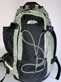 MEC 40-Liters Daypack Traveling Backpack Hiking Trekking Camping