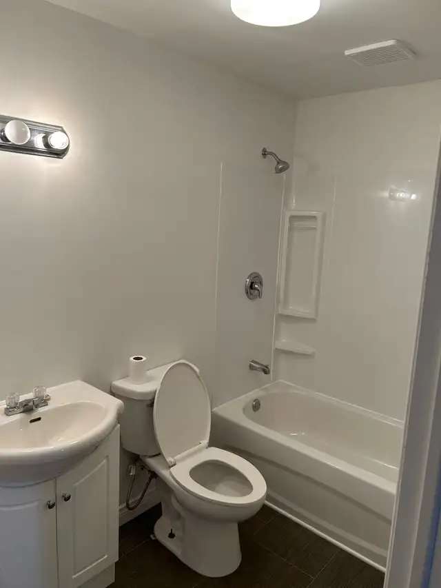 2 Bedroom Apartment in Long Term Rentals in St. John's - Image 5