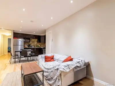 Funrnished Apartment of 2 bedrooms--Welcome students