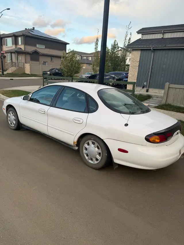  1999 Ford Taurus581029104861194242