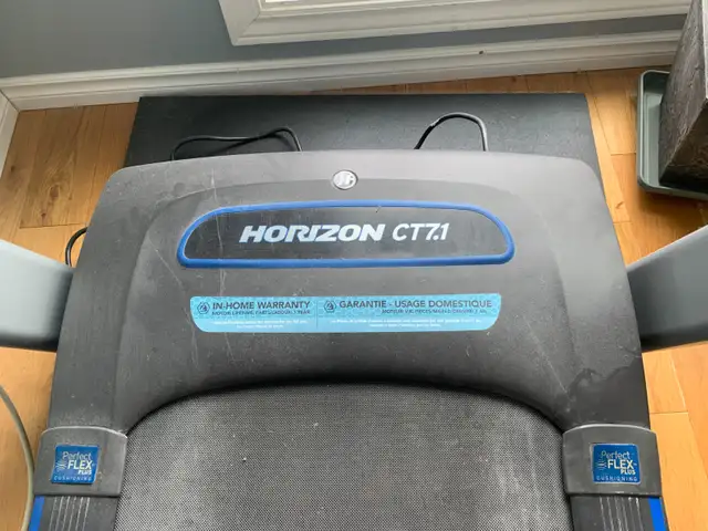 Folding Horizon Treadmill - $350 in Exercise Equipment in Ottawa - Image 3