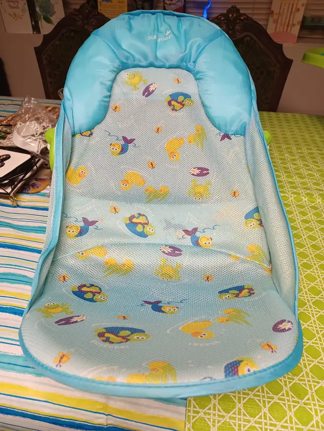 SUMMER DELUXE BABY FOLDING BATH SLING in Bathing & Changing in Winnipeg - Image 3