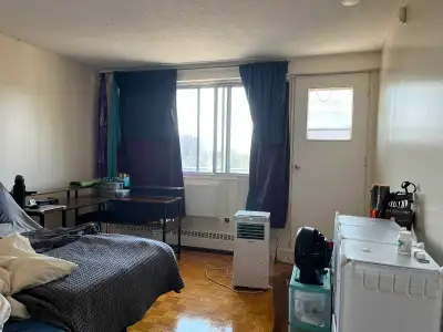 Studio Aug 1st, walk to Snowdon & Villa-Maria Metro, heat incl