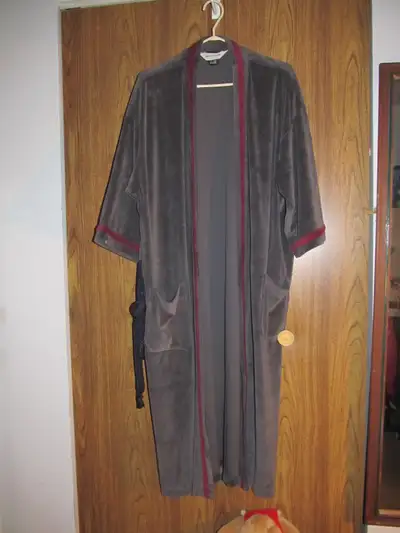 ROBE DE CHAMBRE  EN VELOURS Homme Pierre Cardin, View more