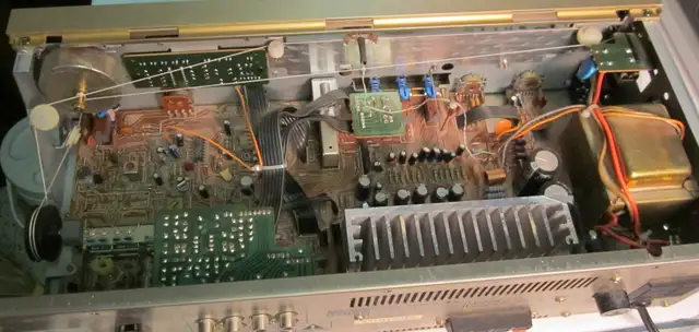 Vintage Marantz SR 220 stereo receiver amplifier in Arts & Collectibles in Guelph - Image 9